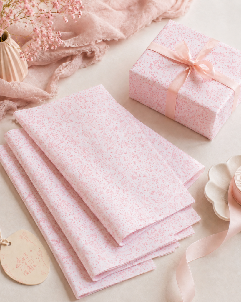 Pliego de papel seda casitas rosa para packaging infantil y regalos