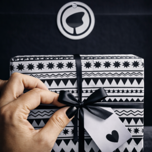 Pliego de papel seda pacha negro para packaging de indumentaria y regalos